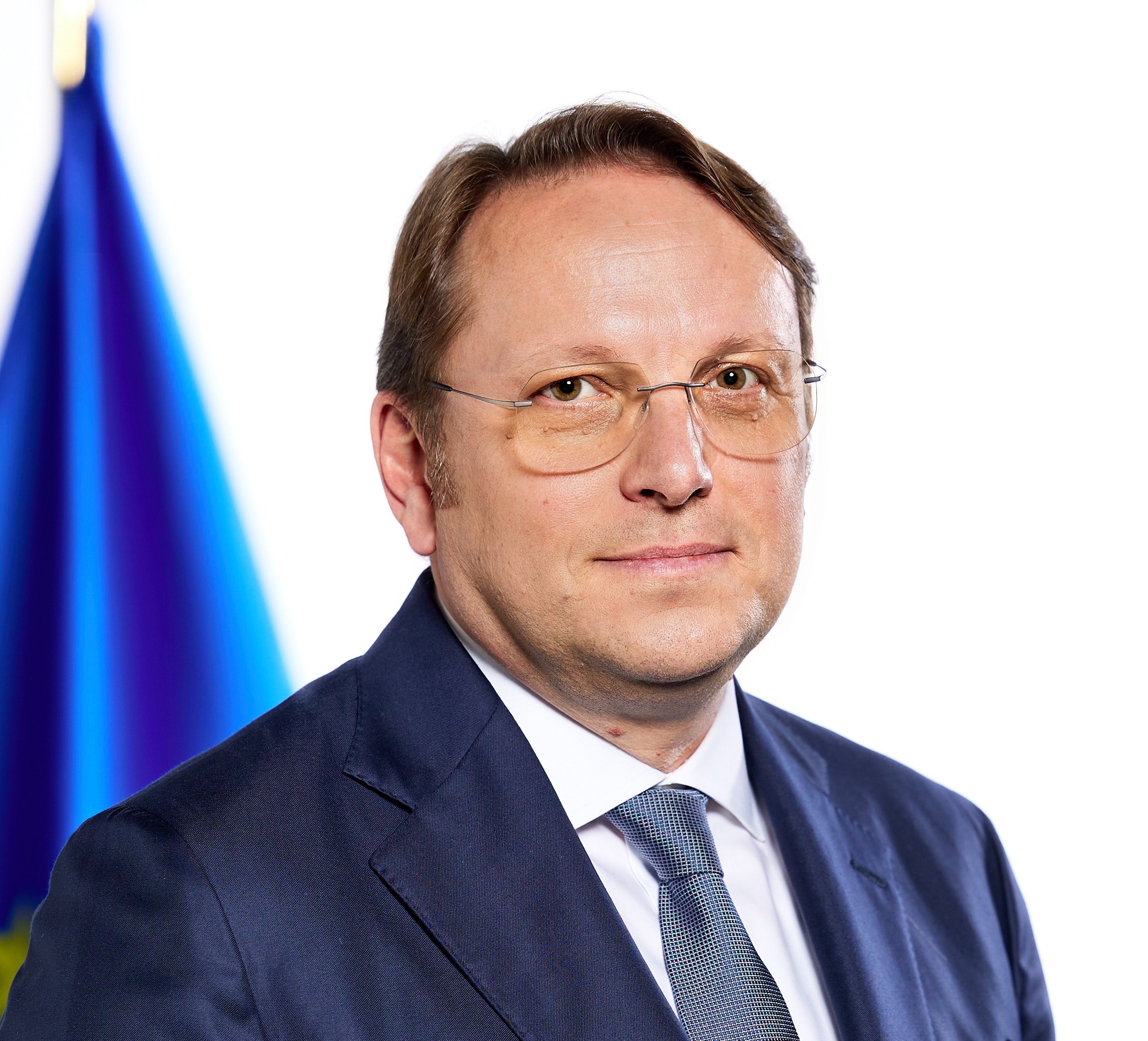Olivér Várhelyi